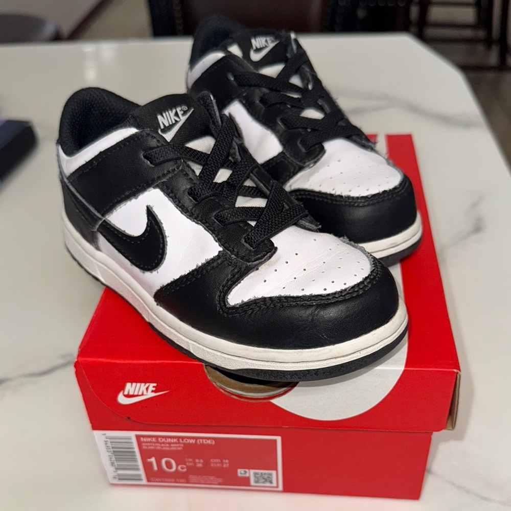 Nike Black and White Dunk Sneakers Classic High-Top Design